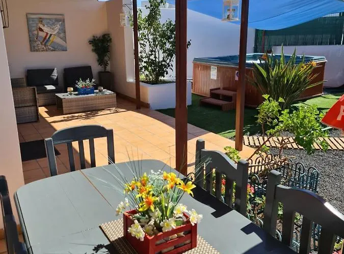 Luxury Hotel Playa Blanca (Lanzarote)